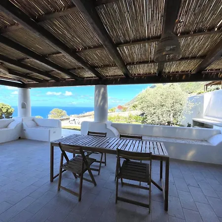 A - Alba & Rosina, Isola Salina Holiday home *