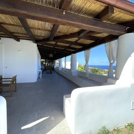 A - Alba & Rosina, Isola Salina *